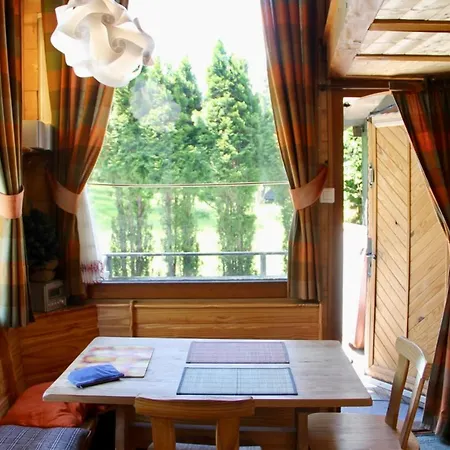 Апартаменти Pretty Chalet With Jacuzzi In Chamonix-Mont-Blanc